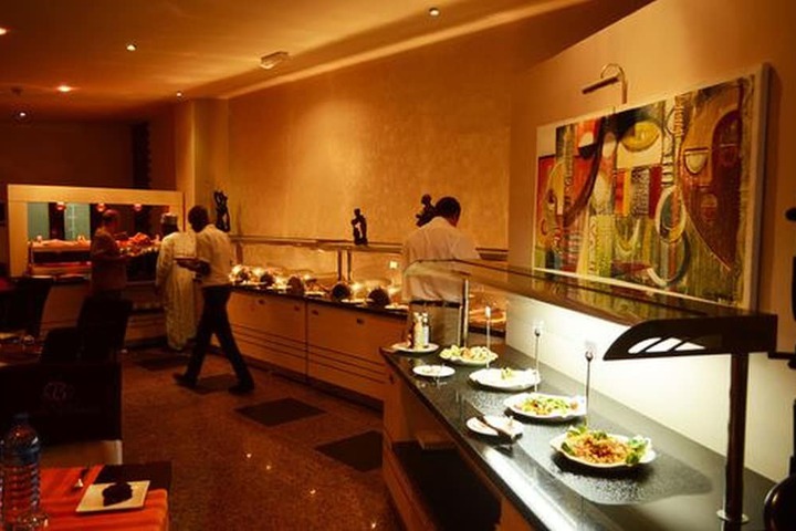 Dining 31 of 43