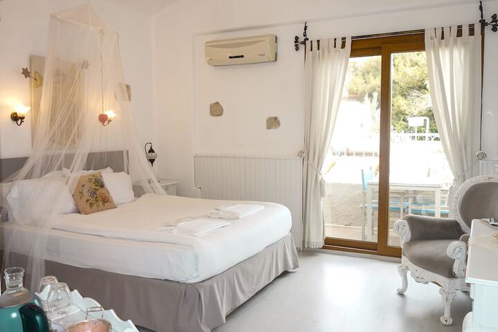 Room 15 of 47