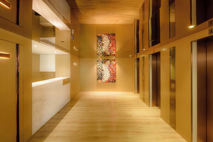 Entrance & Lobby