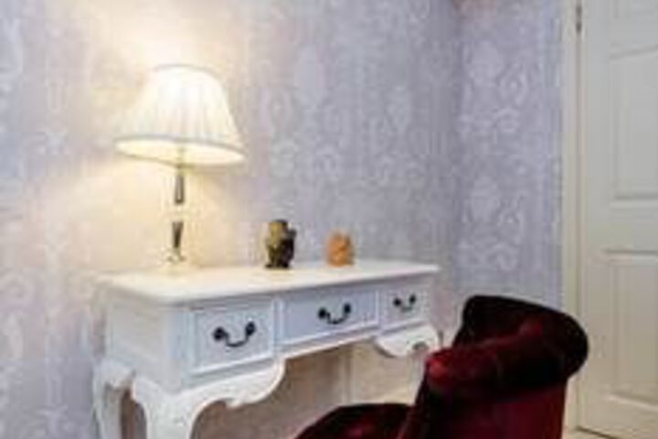 Room 10 of 22