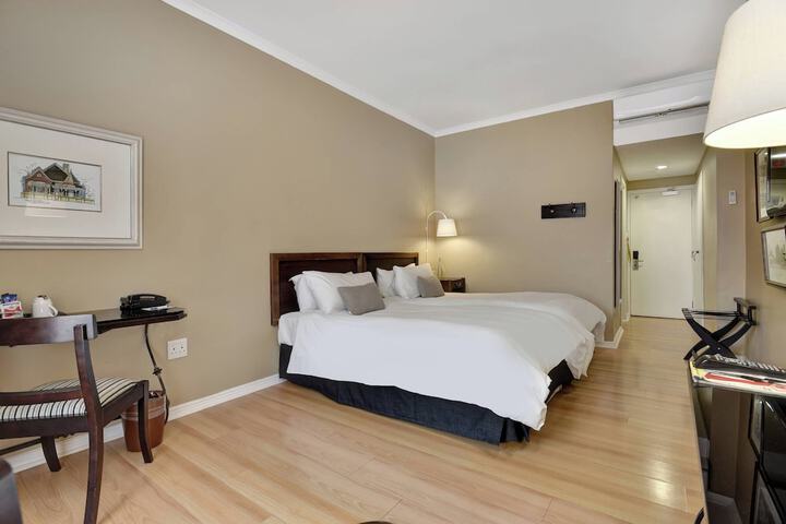 Room 13 of 42