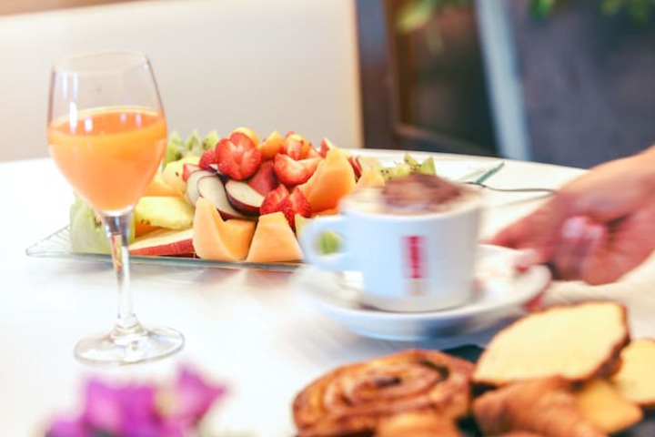 Breakfast/Coffee Service 72 of 103