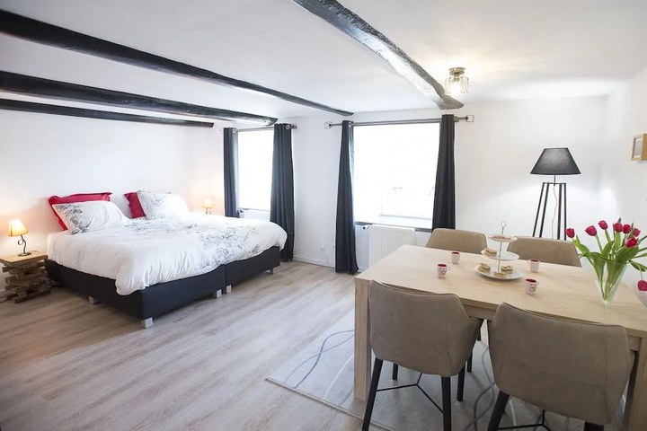 Room 5 of 22