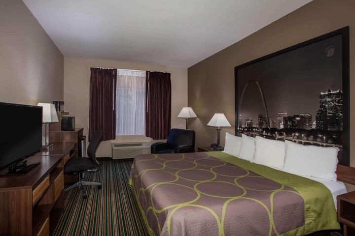 1 King Bed (9 of 12)