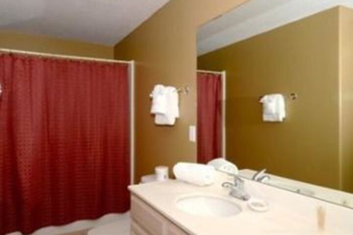 Room 9 of 16