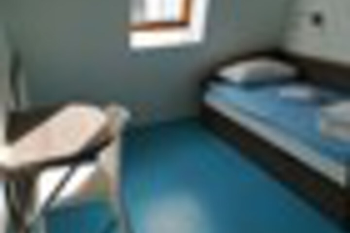 Room 14 of 135