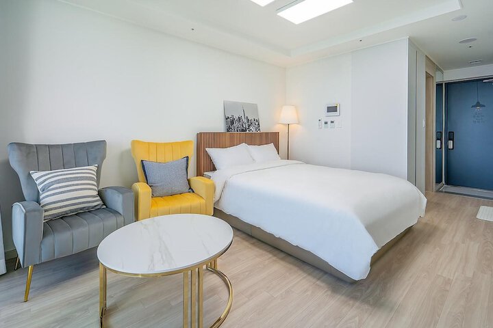 Room 393 of 640