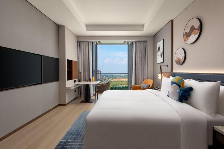 Room 8 of 108
