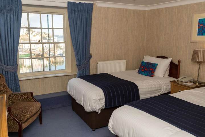 Room 51 of 72