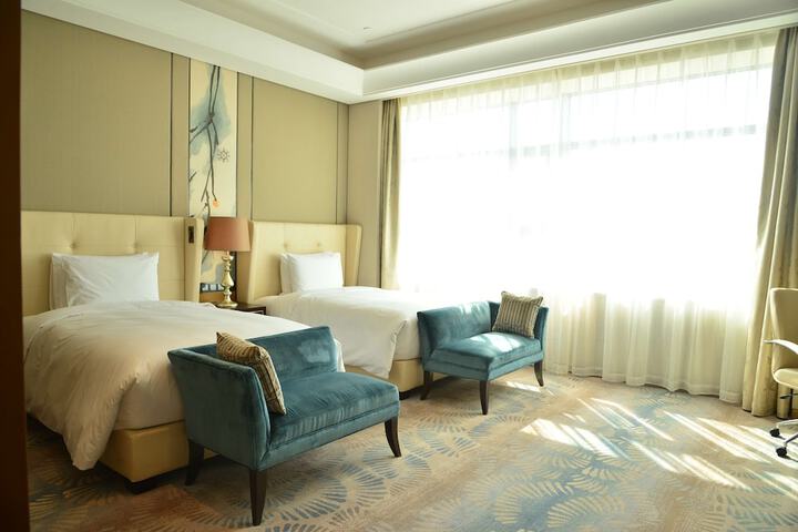 Room 30 of 136