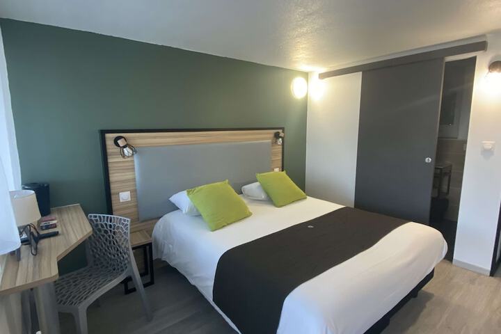 Room 7 of 53