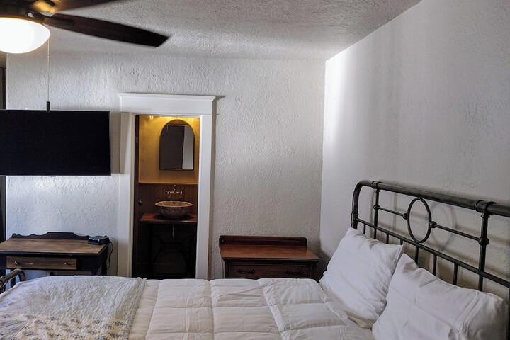 Room 4 of 21