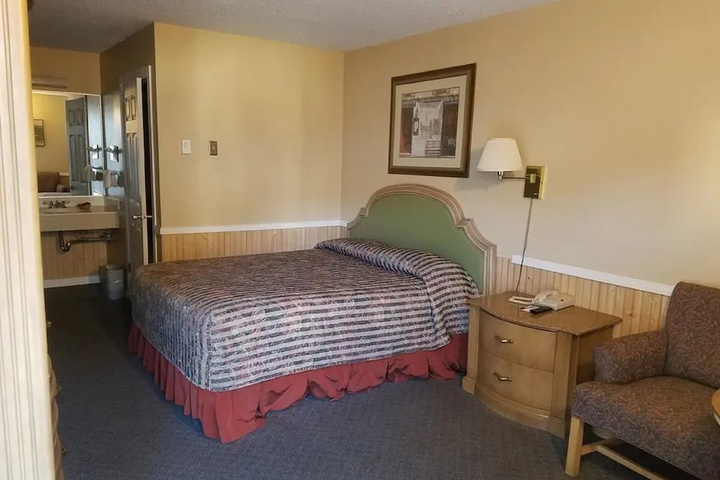Room 2 of 7