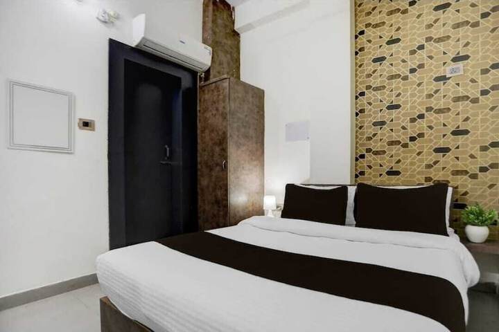 Room 19 of 28
