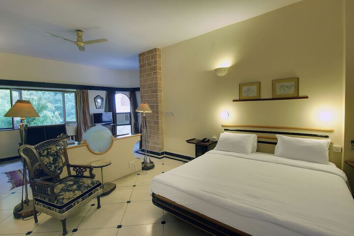 Room 10 of 53