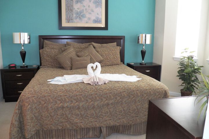 Room 2 of 32