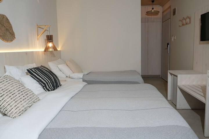 Room 7 of 83
