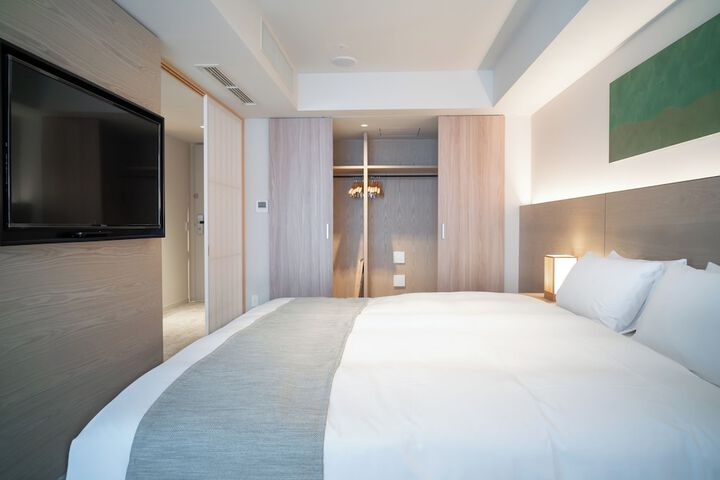 Room 28 of 68
