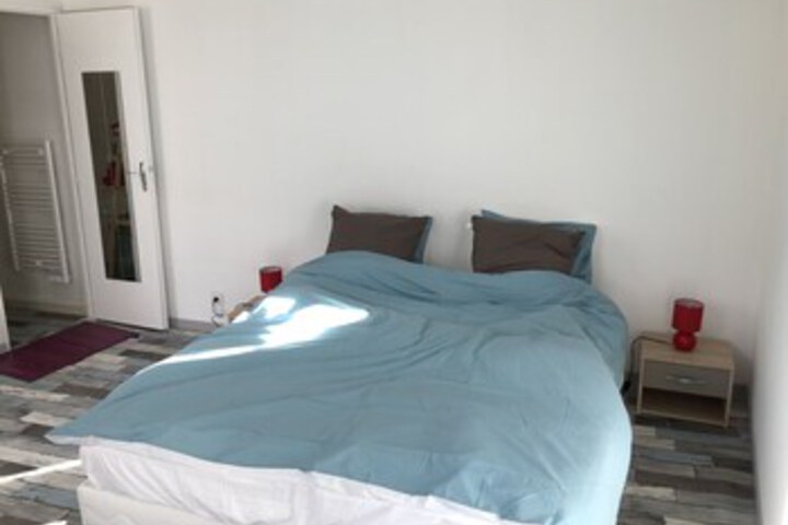 Room 10 of 15