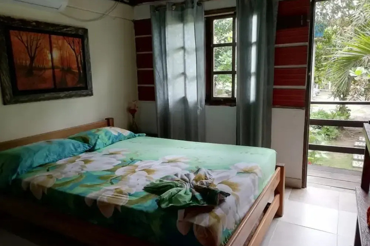 Room 5 of 10