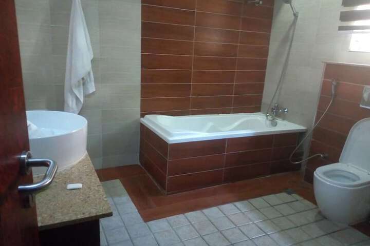 Room 12 of 22