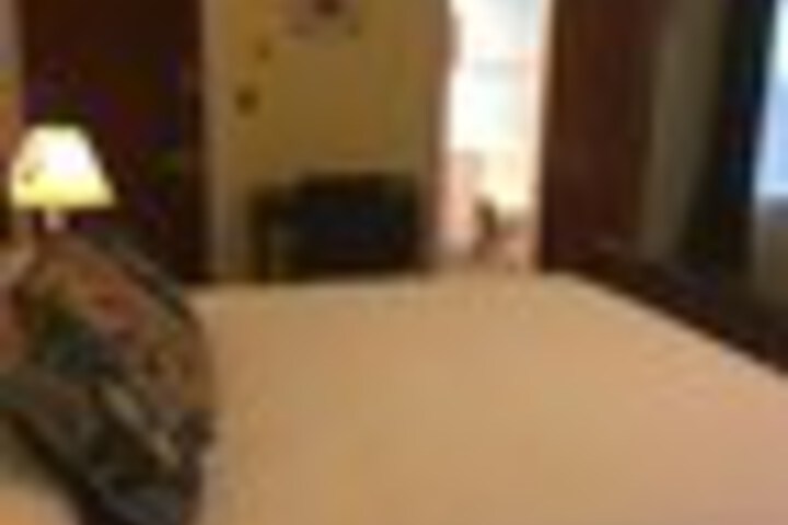 Room 128 of 246