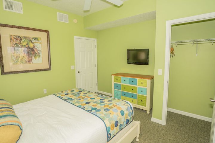 Room 11 of 76