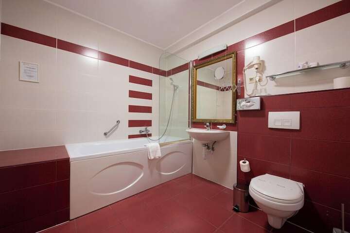 Room 43 of 69