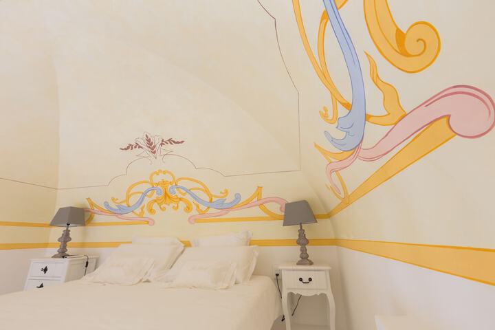 Room 11 of 30