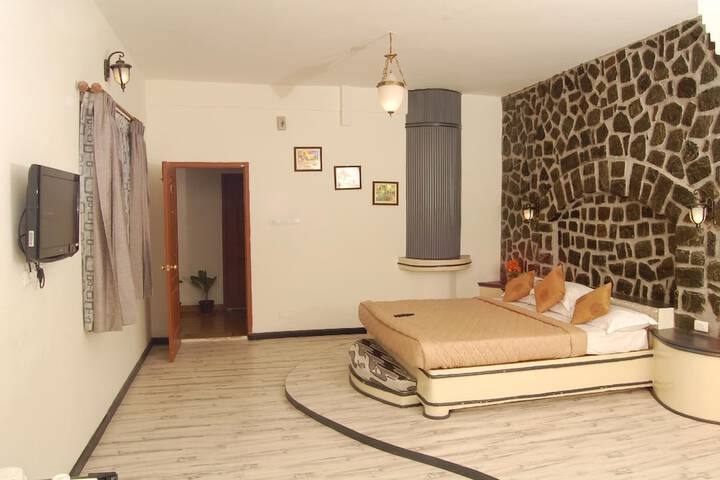 Room 11 of 30