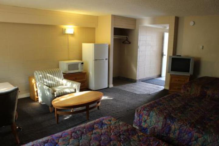 Royal Western Motel
