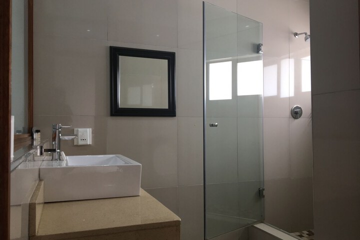 Room 16 of 30