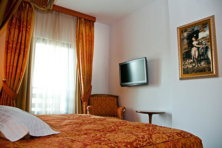 Room 4 of 59