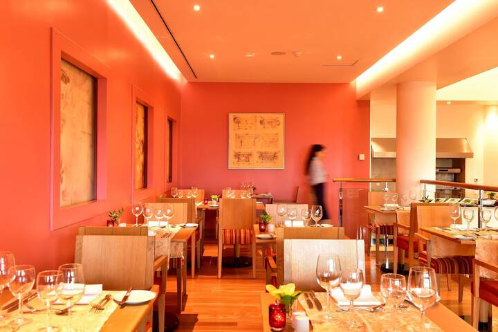 Dining 244 of 411
