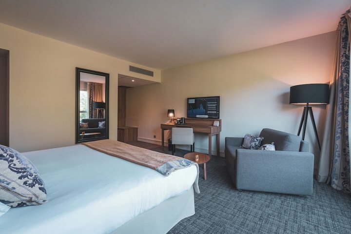 Room 11 of 26