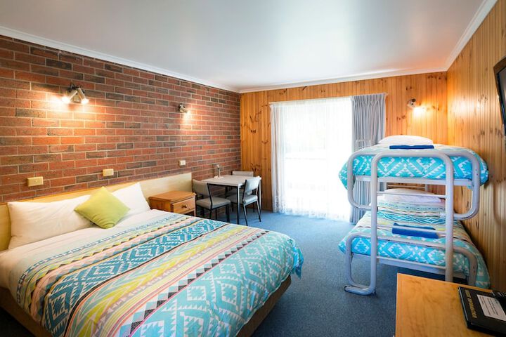 Room 3 of 35