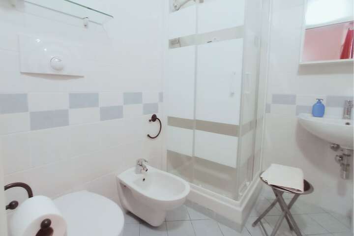 Room 12 of 30