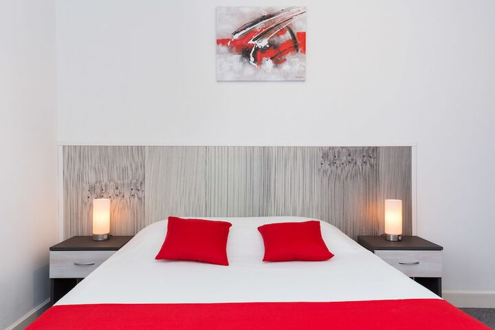 Room 6 of 50