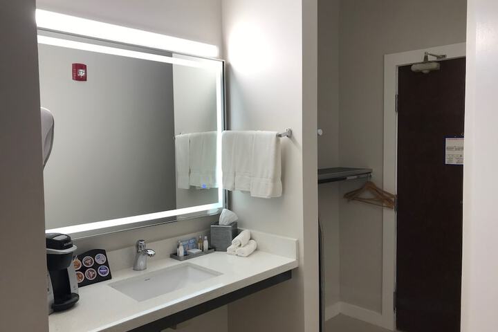 Bathroom amenities