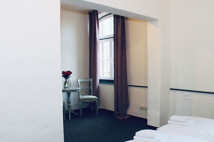 Room 10 of 21