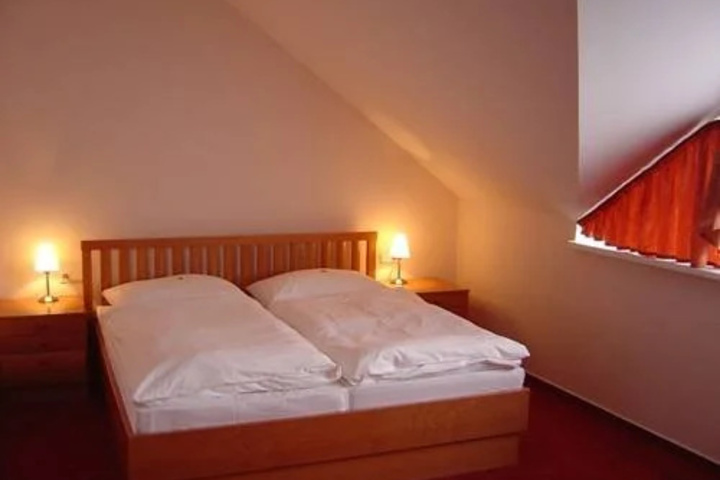 Room 6 of 21