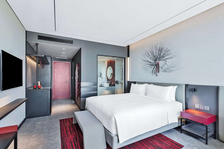 Room 12 of 110