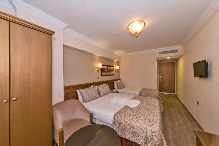 Room 10 of 52