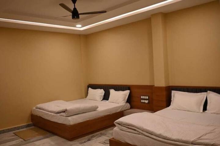 Room 6 of 36