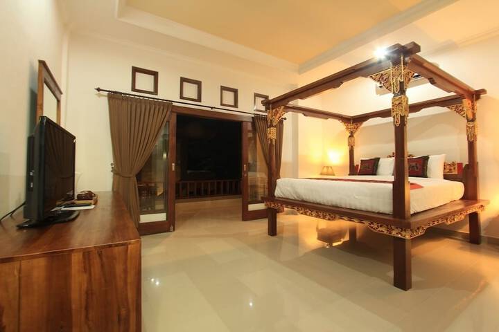 Room 6 of 213