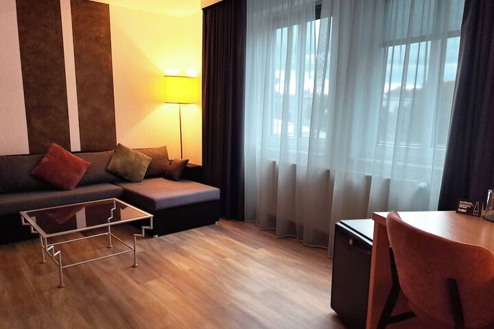 Room 15 of 84