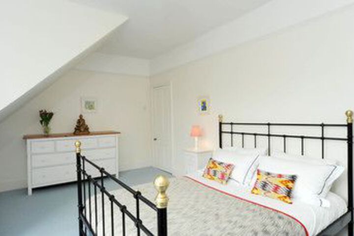 Room 7 of 27
