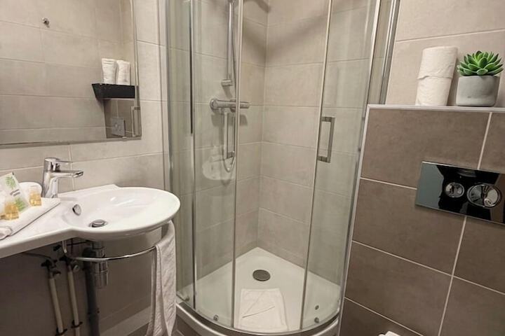 Clean Restrooms