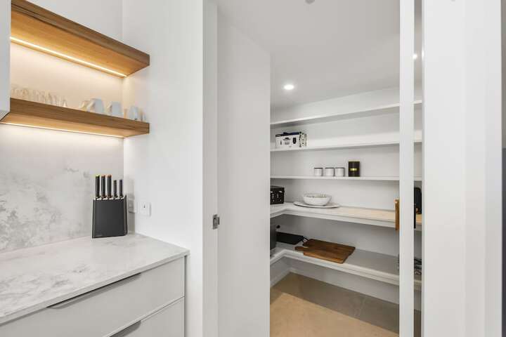 Room 26 of 178