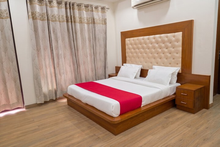 Room 9 of 37
